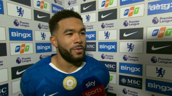 詹姆斯：很早就少打一东谈主因此失望只拿1分 本以为还会再有一张红牌